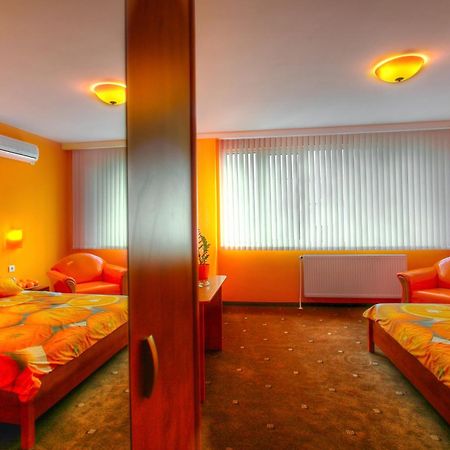Family Hotel Mania Стара-Загора Экстерьер фото