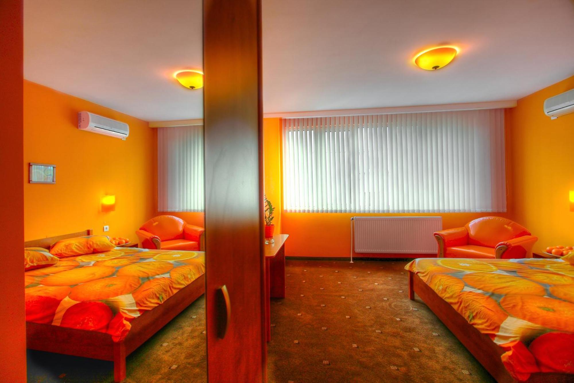 Family Hotel Mania Стара-Загора Экстерьер фото