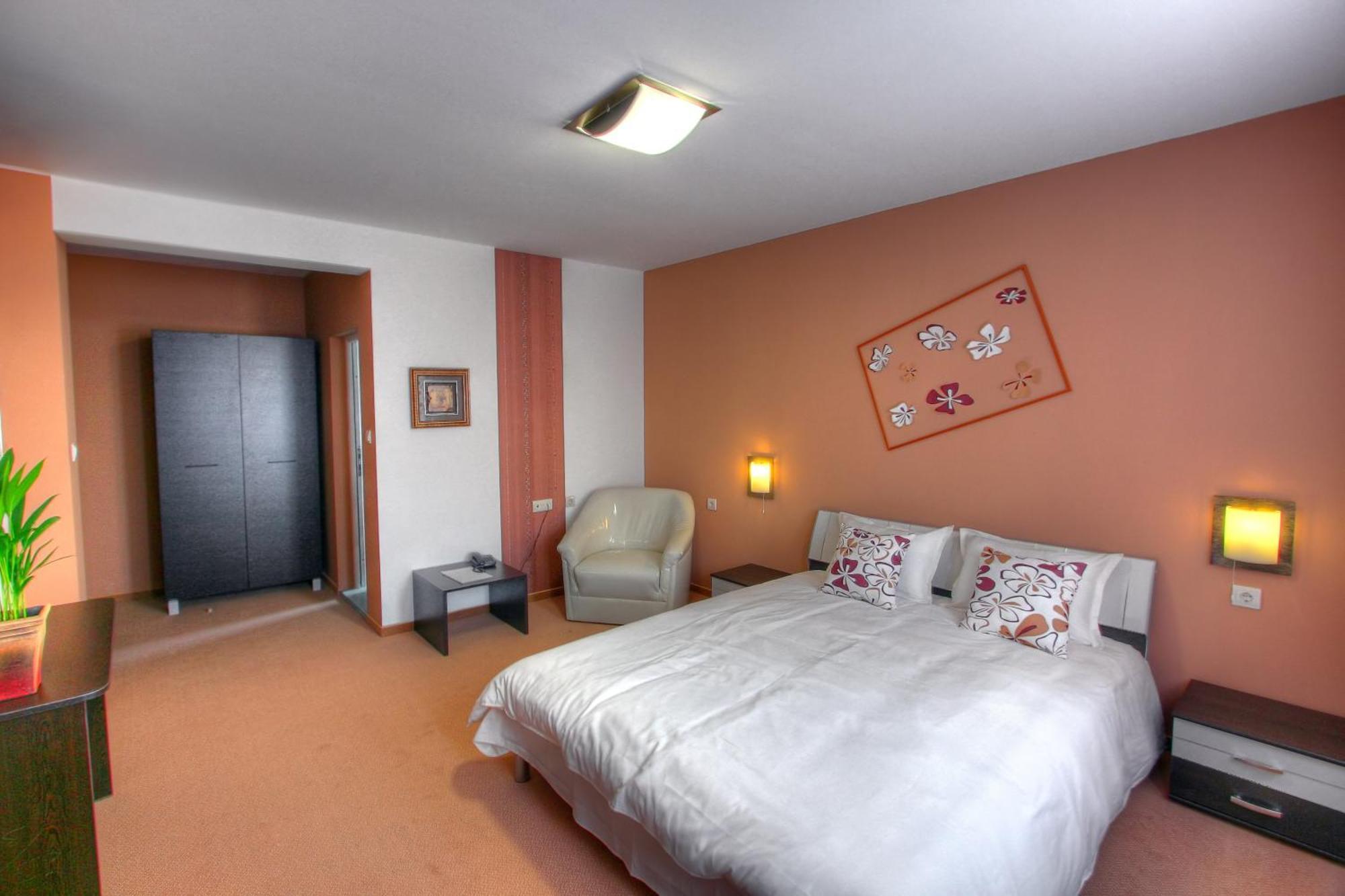 Family Hotel Mania Стара-Загора Экстерьер фото